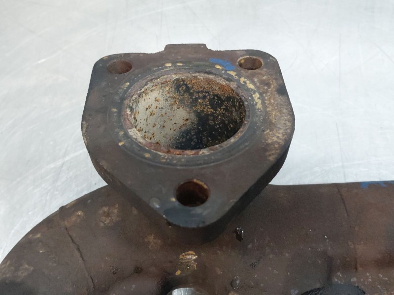 Recambio de colector escape para toyota hilux (kun) extra cab 4x4 referencia OEM IAM 1714130060  