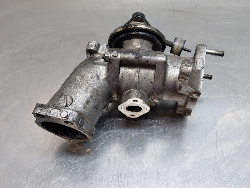 Recambio de valvula egr para toyota hilux (kun) extra cab 4x4 referencia OEM IAM 2580030120  