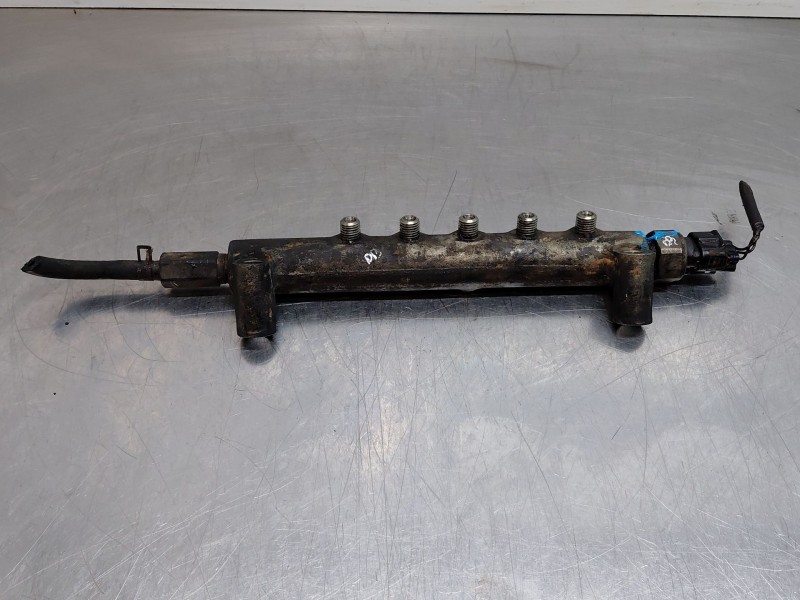 Recambio de rampa inyectora para toyota hilux (kun) extra cab 4x4 referencia OEM IAM 238100L010  