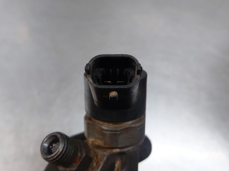 Recambio de inyector para bmw serie 3 touring (e46) 330d referencia OEM IAM 13537785573 0445110047 