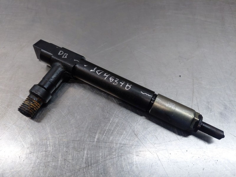 Recambio de inyector para mazda premacy (cp) td active referencia OEM IAM RF4F13H50  