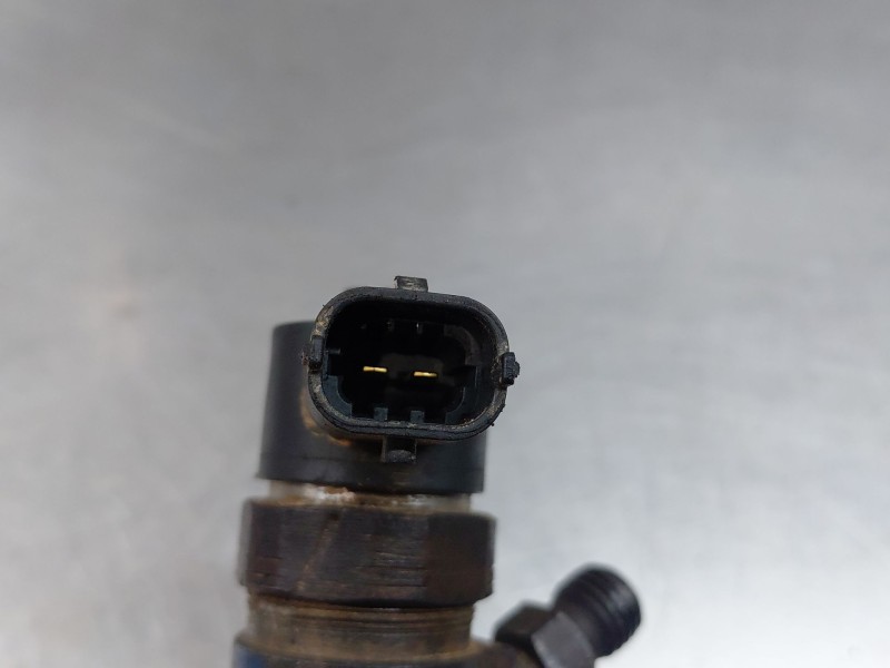 Recambio de inyector para fiat doblo ii cargo (263) furgón basis maxi referencia OEM IAM 0445110183  