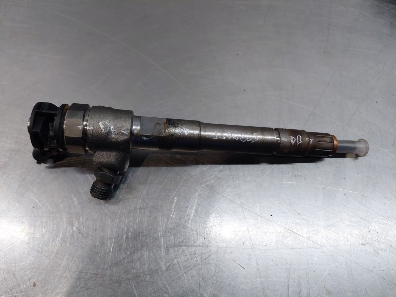 Recambio de inyector para nissan primastar cerrada referencia OEM IAM 0445110939  