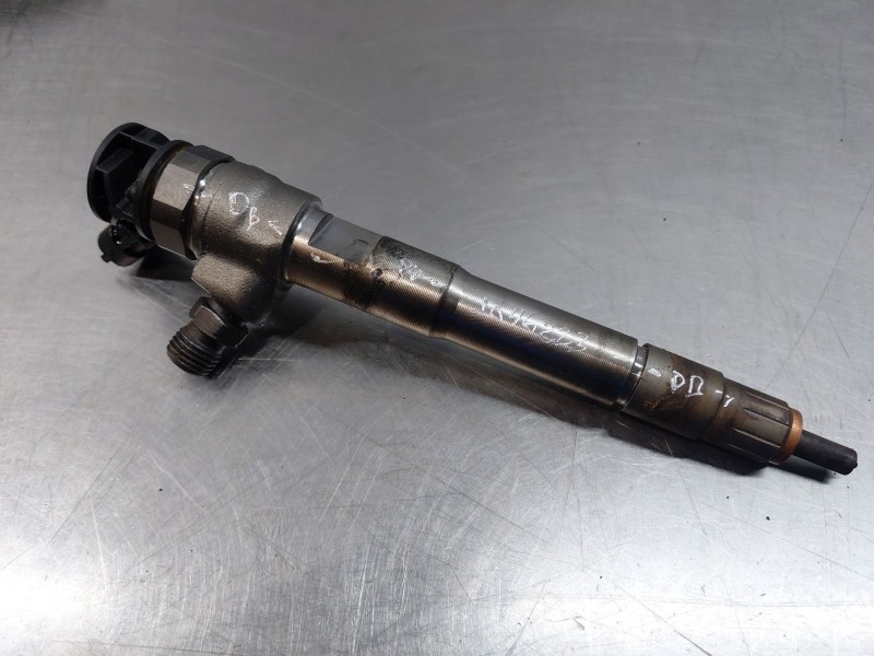 Recambio de inyector para nissan primastar cerrada referencia OEM IAM 0445110939  