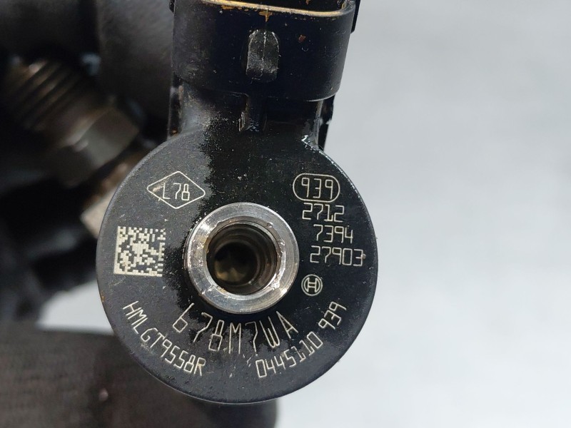 Recambio de inyector para nissan primastar cerrada referencia OEM IAM 0445110939  