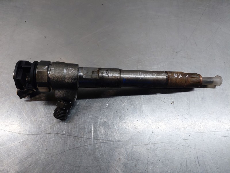 Recambio de inyector para nissan primastar cerrada referencia OEM IAM 0445110939  