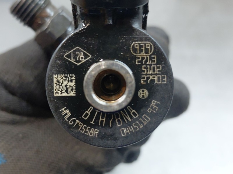 Recambio de inyector para nissan primastar cerrada referencia OEM IAM 0445110939  