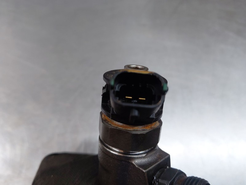 Recambio de inyector para nissan primastar cerrada referencia OEM IAM 0445110939  