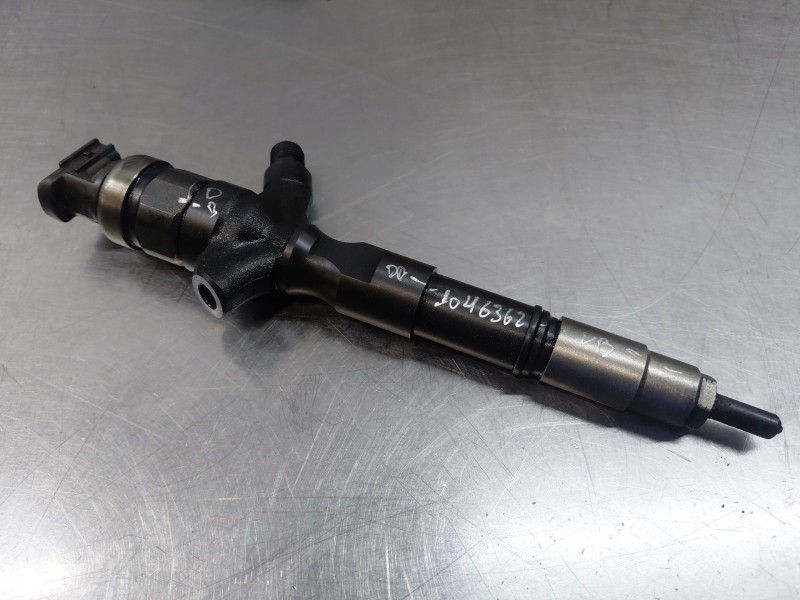 Recambio de inyector para toyota hilux (kun) extra cab 4x4 referencia OEM IAM 2367039145  
