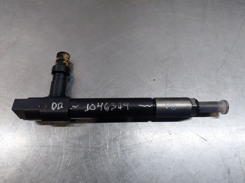Recambio de inyector para mazda premacy (cp) td active referencia OEM IAM RF4F13H50  