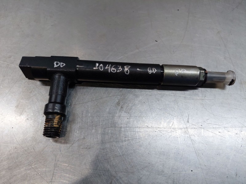 Recambio de inyector para mazda premacy (cp) td active referencia OEM IAM RF4F13H50  