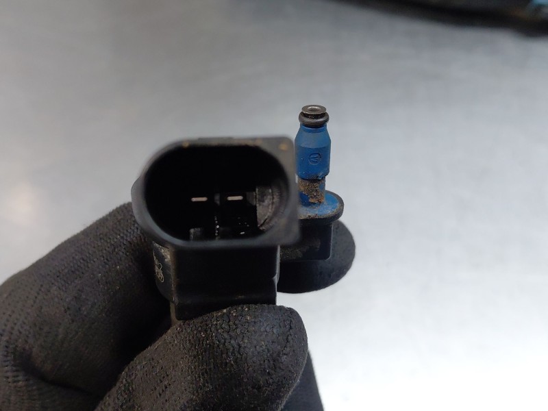 Recambio de inyector para hyundai ix35 style awd referencia OEM IAM 338002F000  