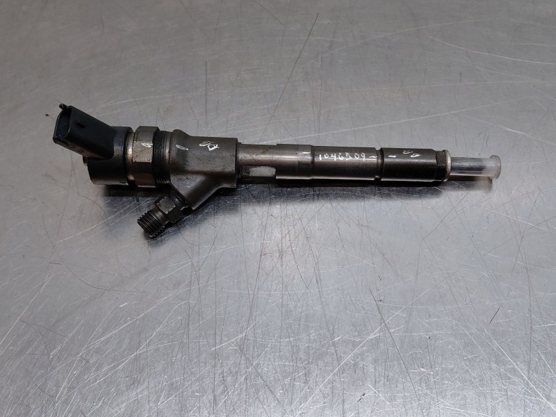 Recambio de inyector para toyota yaris (ksp9/scp9/nlp9) básico referencia OEM IAM 0445110262  