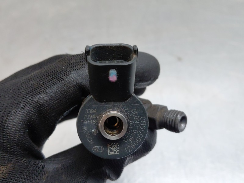 Recambio de inyector para toyota yaris (ksp9/scp9/nlp9) básico referencia OEM IAM 0445110262  