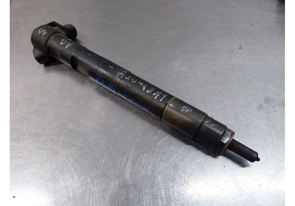 Recambio de inyector para mercedes-benz clase b (w246) b 200 cdi (246.208) referencia OEM IAM A6510701387  