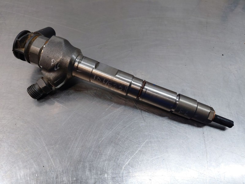 Recambio de inyector para audi a6 berlina (4a2) 40 tdi basic referencia OEM IAM   