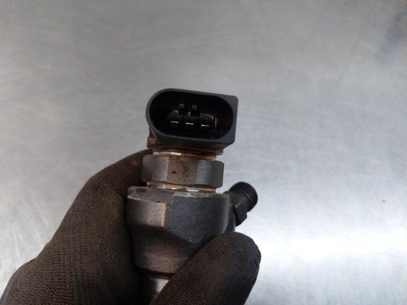 Recambio de inyector para audi a6 berlina (4a2) 40 tdi basic referencia OEM IAM   