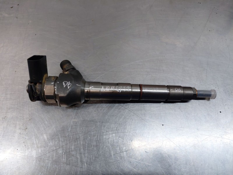 Recambio de inyector para audi a6 berlina (4a2) 40 tdi basic referencia OEM IAM   