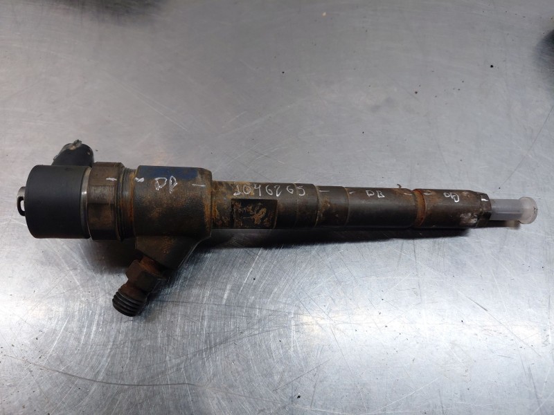Recambio de inyector para fiat doblo ii cargo (263) furgón basis maxi referencia OEM IAM 0445110183  