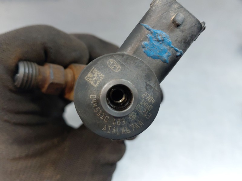 Recambio de inyector para fiat doblo ii cargo (263) furgón basis maxi referencia OEM IAM 0445110183  
