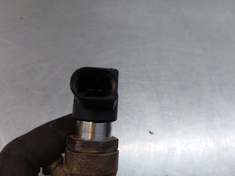 Recambio de inyector para nissan juke (f15) acenta referencia OEM IAM 166006212R  