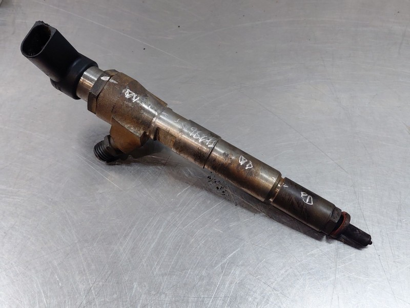 Recambio de inyector para nissan juke (f15) acenta referencia OEM IAM 166006212R  