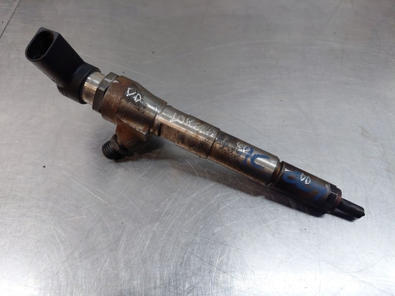 Recambio de inyector para nissan juke (f15) acenta referencia OEM IAM 166006212R  