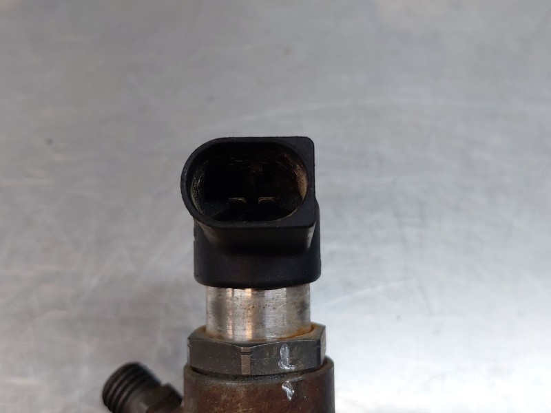Recambio de inyector para nissan juke (f15) acenta referencia OEM IAM 166006212R  
