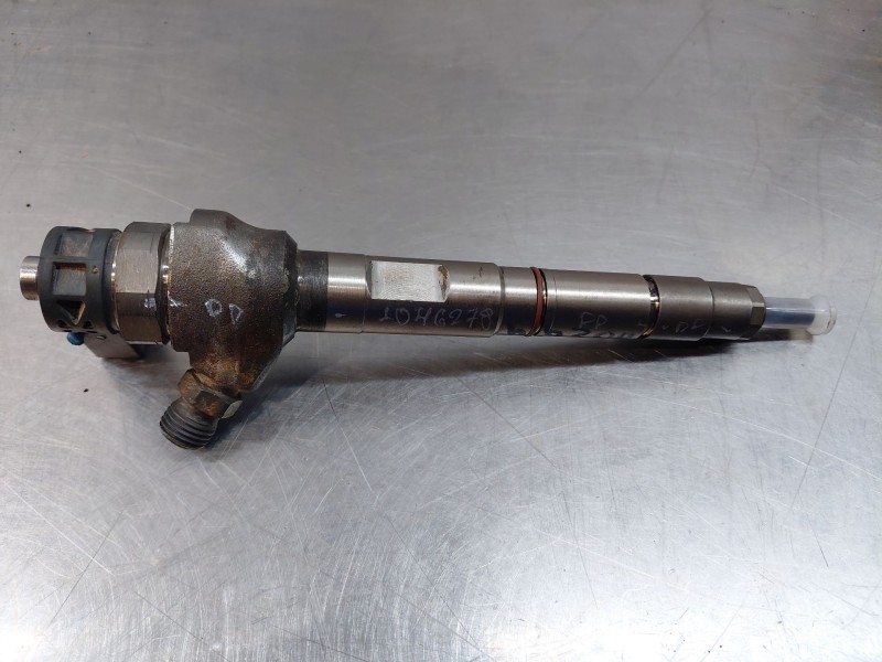 Recambio de inyector para volkswagen caddy ocio trendline bluemotion referencia OEM IAM 04L130277AC  
