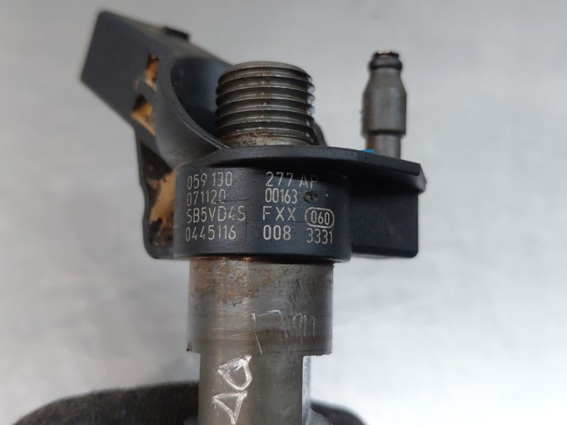 Recambio de inyector para audi a5 coupe (8t) 2.7 tdi referencia OEM IAM   