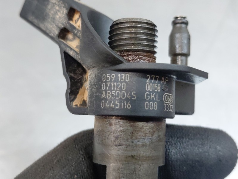 Recambio de inyector para audi a5 coupe (8t) 2.7 tdi referencia OEM IAM   