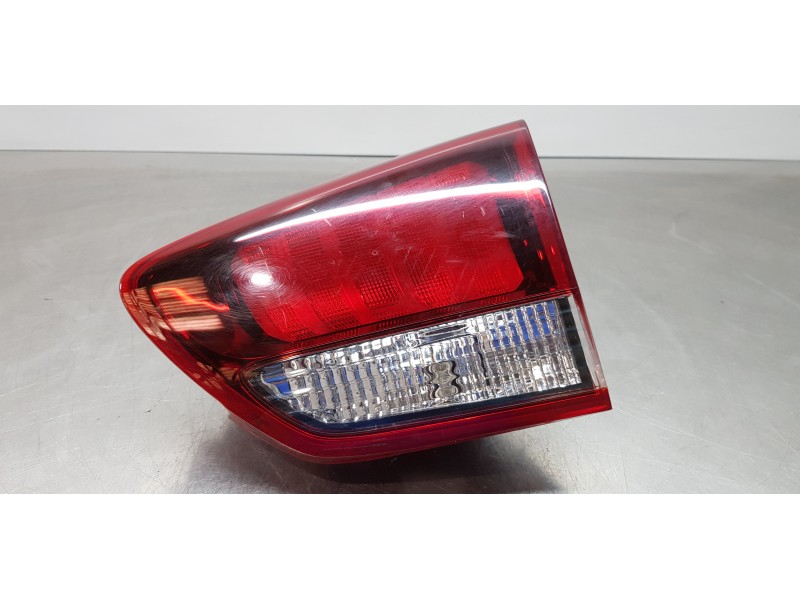 Recambio de piloto trasero derecho interior para kia carens ( ) basic referencia OEM IAM 92404A4500  