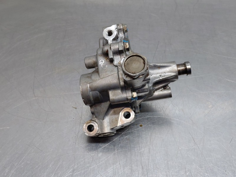 Recambio de bomba aceite para toyota rav4 hybrid 4x2 advance referencia OEM IAM 1510025032  