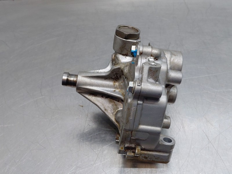 Recambio de bomba aceite para toyota rav4 hybrid 4x2 advance referencia OEM IAM 1510025032  