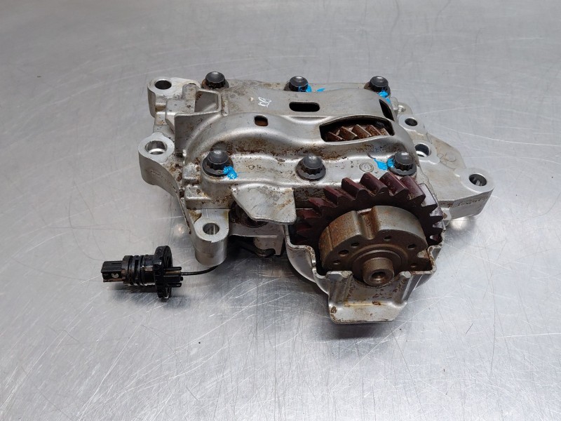 Recambio de bomba aceite para toyota rav4 hybrid 4x2 advance referencia OEM IAM 1510025032  