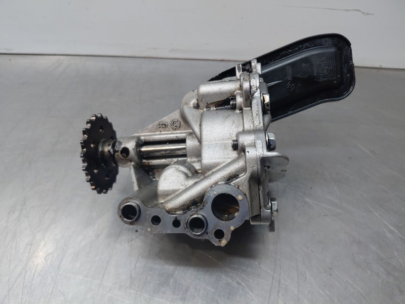 Recambio de bomba aceite para nissan primastar cerrada referencia OEM IAM 150006988R  