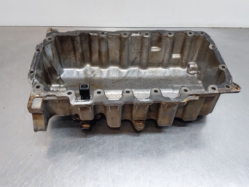 Recambio de carter para volkswagen caddy ocio trendline bluemotion referencia OEM IAM 04L103603C  