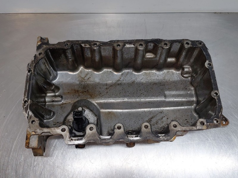 Recambio de carter para volkswagen caddy ocio trendline bluemotion referencia OEM IAM 04L103603C  