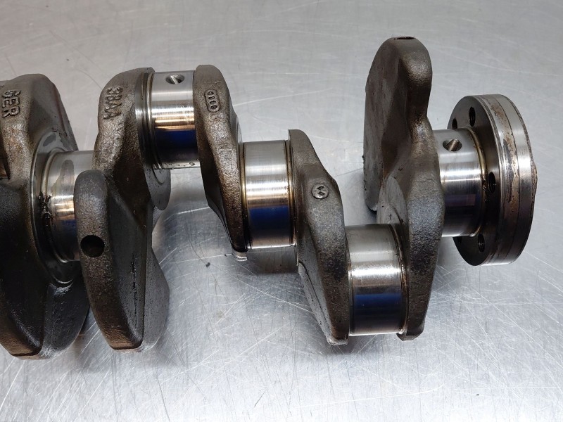 Recambio de cigueñal para volkswagen caddy ocio trendline bluemotion referencia OEM IAM 04L105021F  