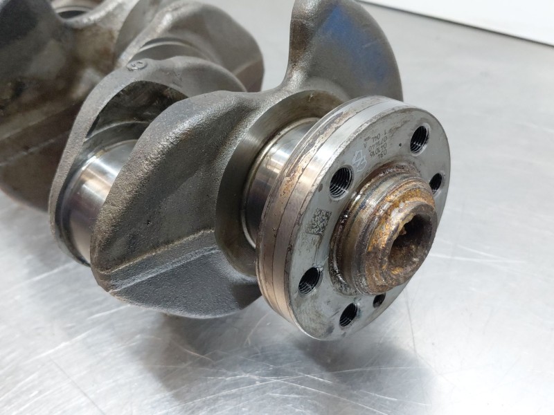 Recambio de cigueñal para volkswagen caddy ocio trendline bluemotion referencia OEM IAM 04L105021F  