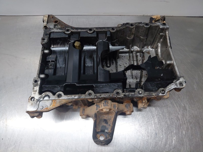 Recambio de carter para nissan primastar cerrada referencia OEM IAM 111112611R  