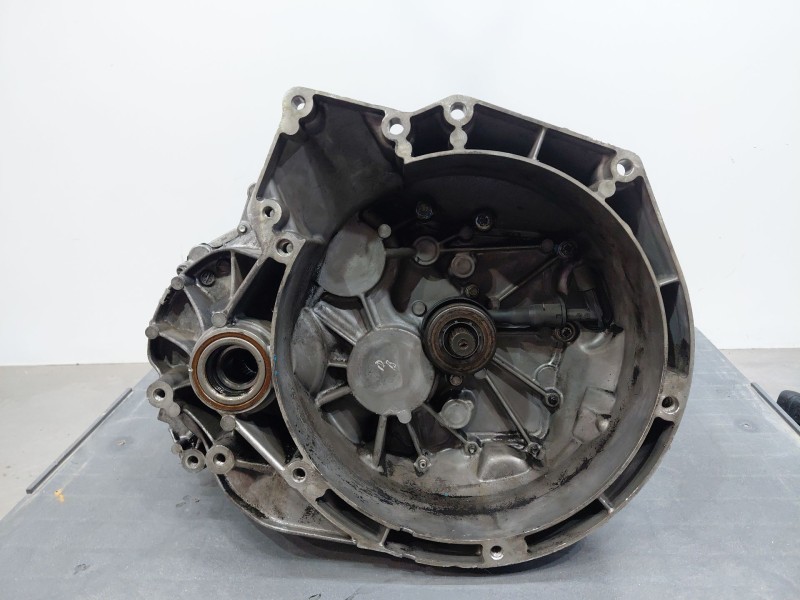 Recambio de caja cambios para ford focus lim. (cb8) urban referencia OEM IAM AV6R  