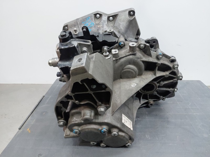 Recambio de caja cambios para ford focus lim. (cb8) urban referencia OEM IAM AV6R  