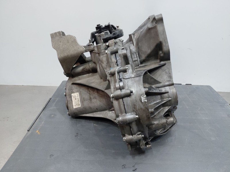 Recambio de caja cambios para ford focus lim. (cb8) urban referencia OEM IAM AV6R  