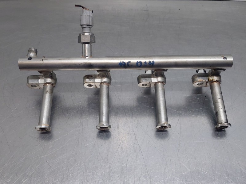 Recambio de rampa inyectora para volvo xc60 inscription awd referencia OEM IAM 32135229 31478555 