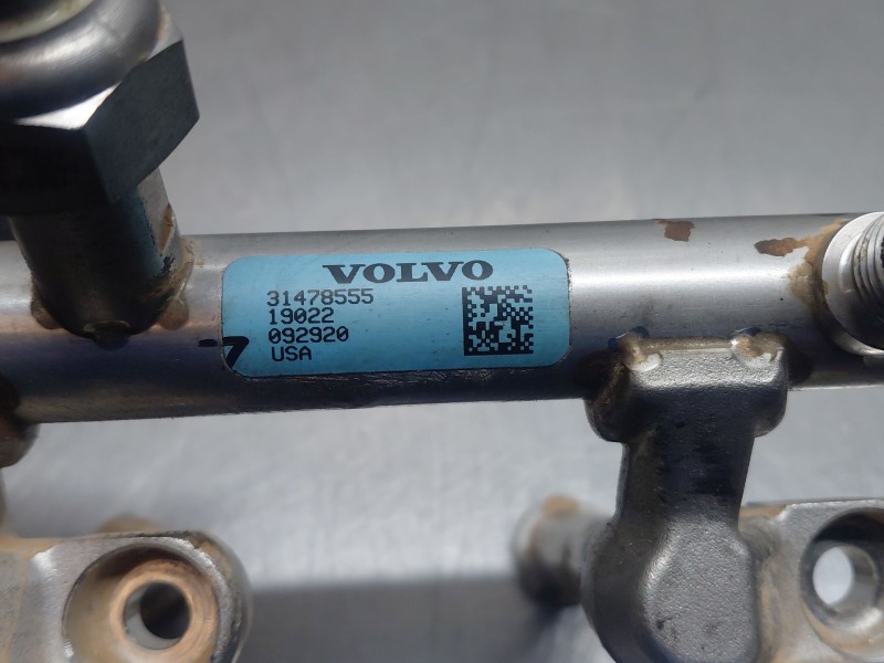Recambio de rampa inyectora para volvo xc60 inscription awd referencia OEM IAM 32135229 31478555 