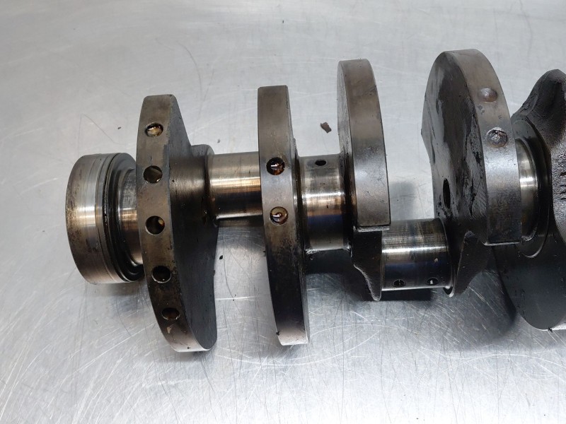 Recambio de cigueñal para maserati quattroporte básico referencia OEM IAM 216406  