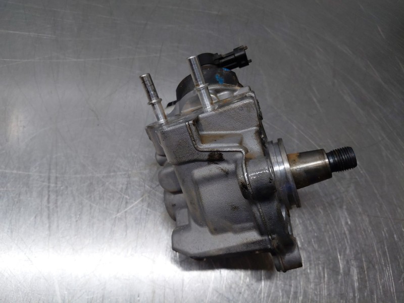 Recambio de bomba inyeccion para peugeot 3008 active referencia OEM IAM 9817903080 0445010761 