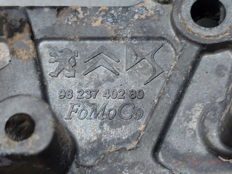 Recambio de bomba aceite para peugeot 3008 active referencia OEM IAM 9823740280  