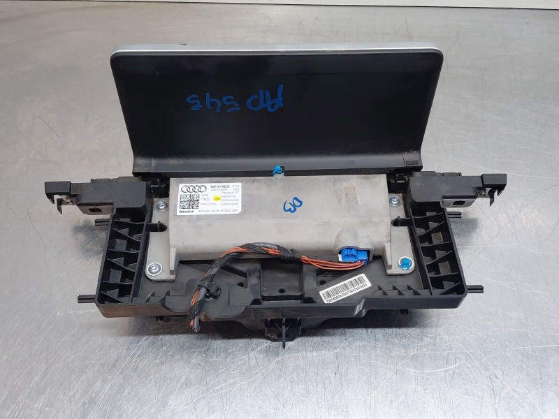 Recambio de pantalla multifuncion para audi a4 avant (8w5) s line referencia OEM IAM   